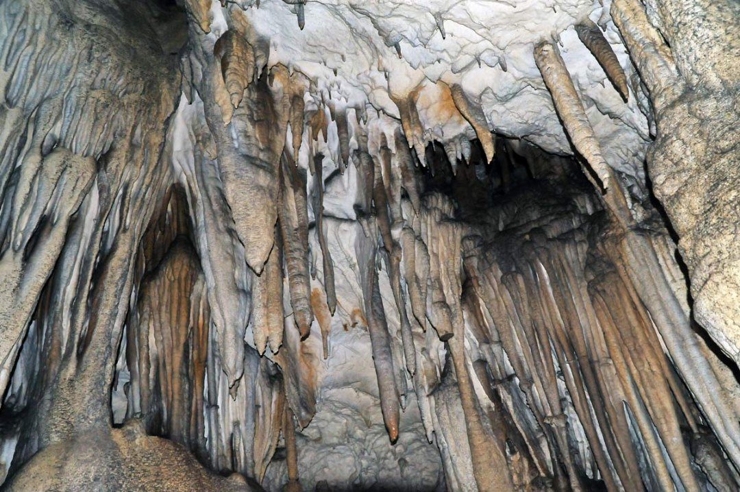 Азишская пещера